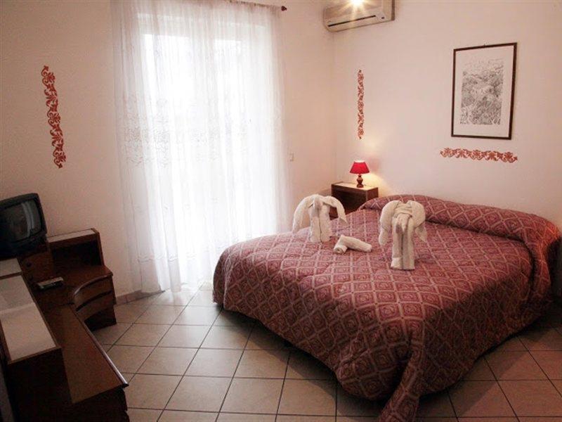 Hotel Umberto Ricadi Ngoại thất bức ảnh
